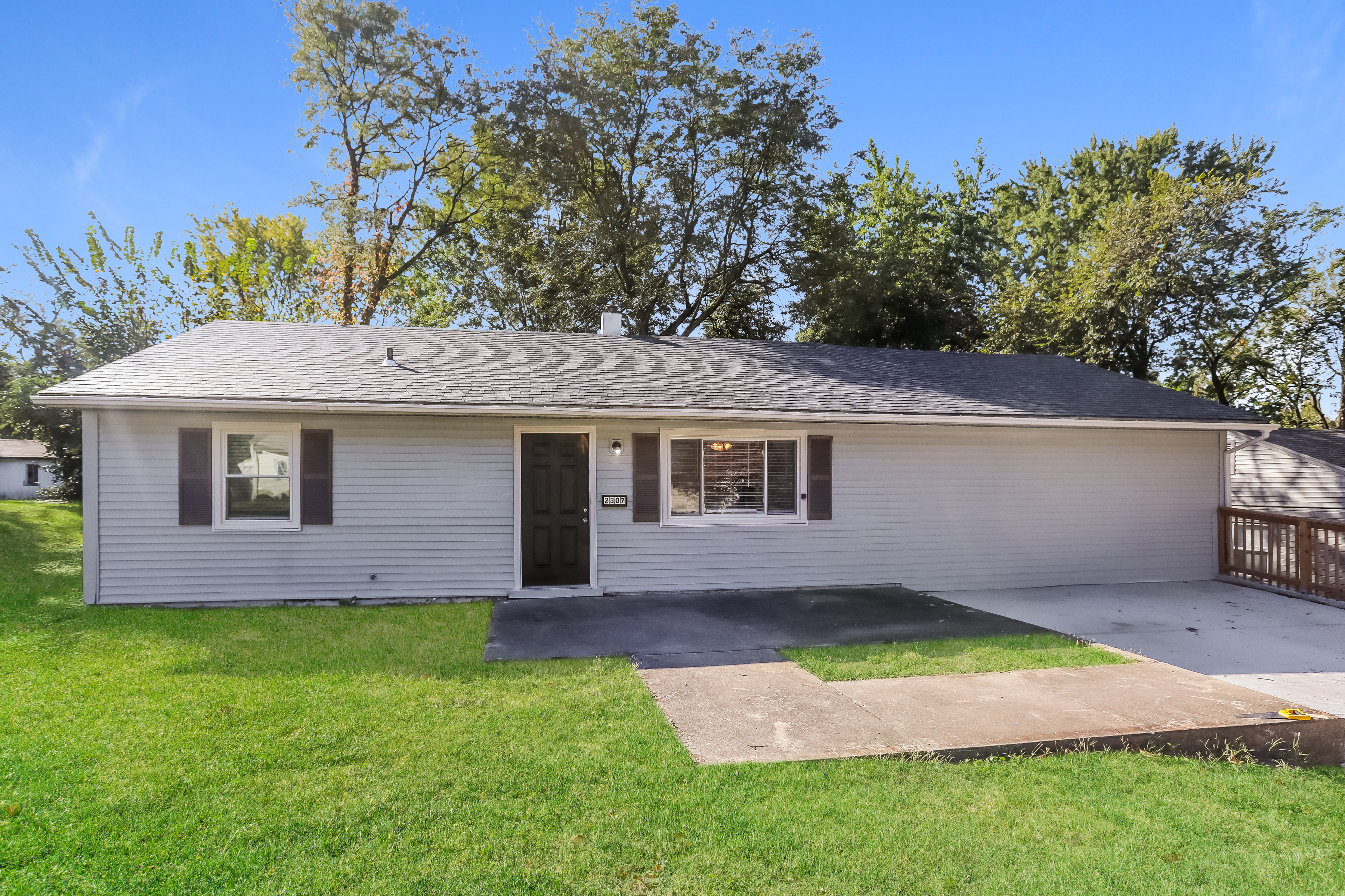 2307 NE 59th ST Kansas City, MO 64118